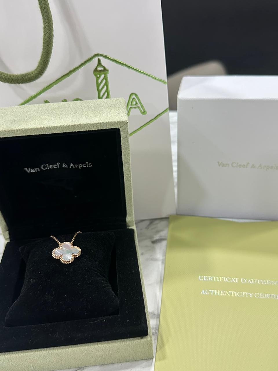 Collar Van Cleef Dorado/Blanco